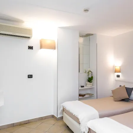 Otel Rivoli 3*