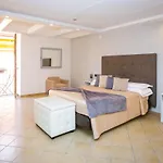 Rivoli Hotel