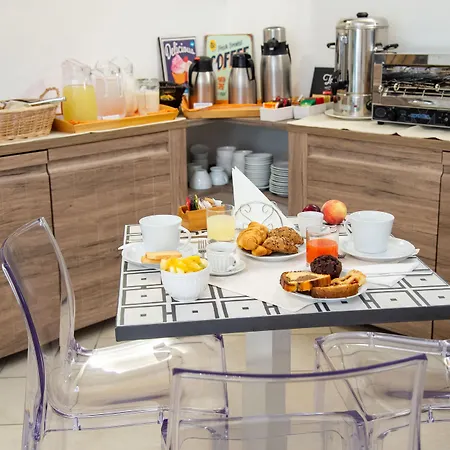 索伦托里沃利酒店 酒店