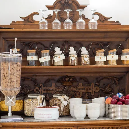 索伦托里沃利酒店 酒店 3*