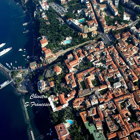 索伦托里沃利酒店