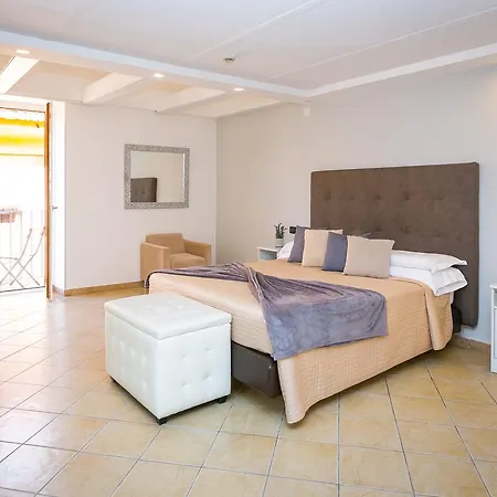 Rivoli Hotel