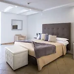 Rivoli فندق